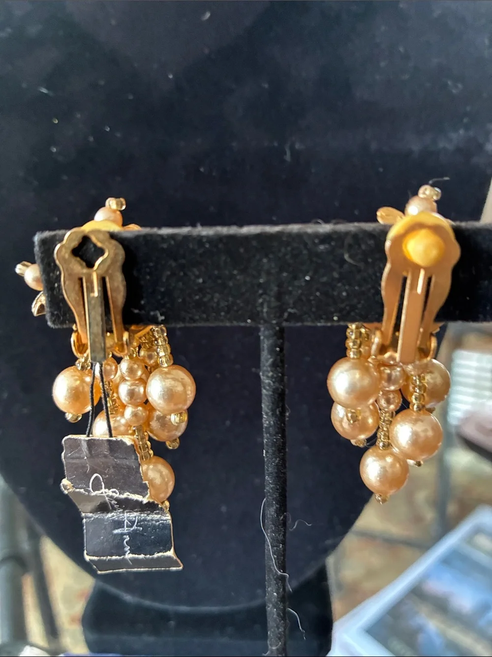 N/A elegant gold